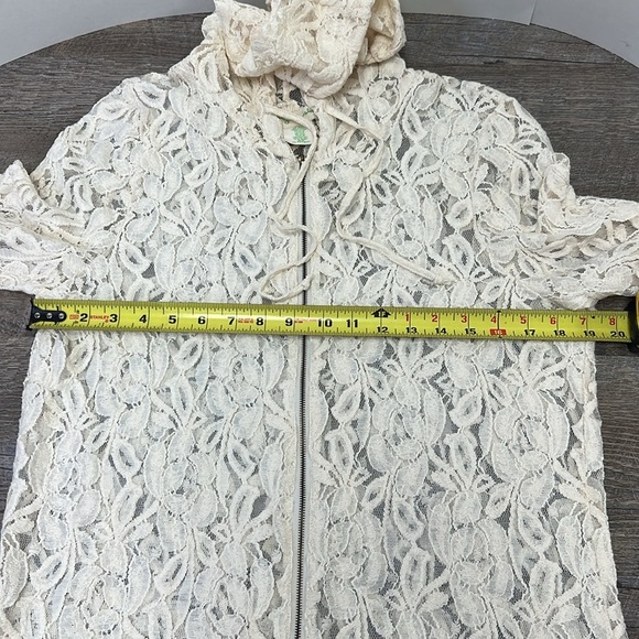 Urban Outfitters Staring at Stars Cream Lace Zip Up Hoodie Size Large - Picture 5 of 7